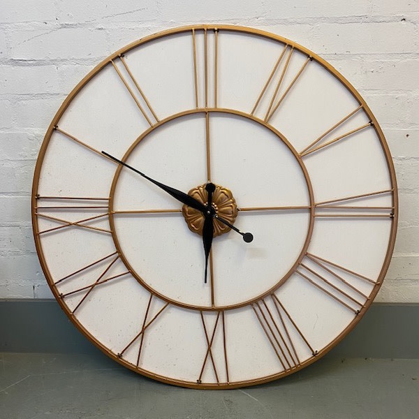 1: White & Gold Clock (Non Practical)