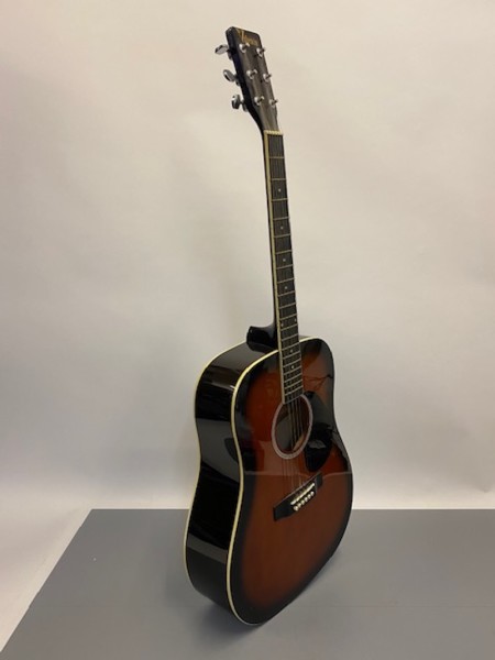 4: Acoustic Valencia Guitar