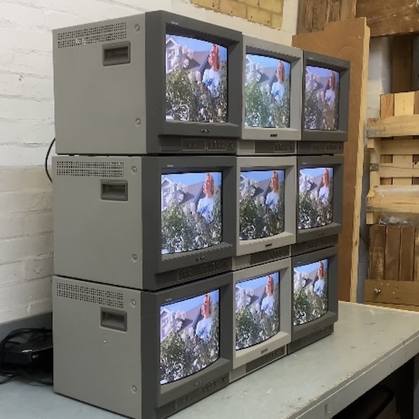3: Fully Working Retro CRT Sony Professional Colour Monitor (13