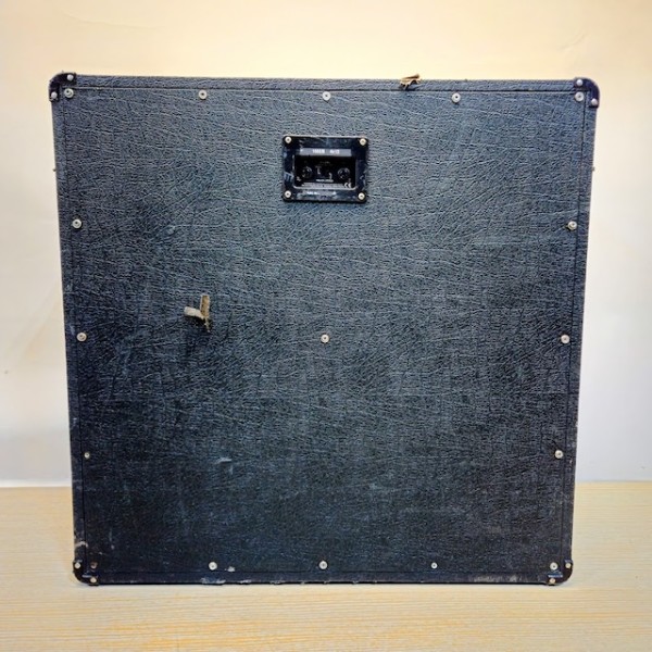 4: Large Retro Marshall Speaker