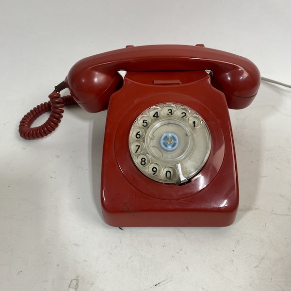 4: Red Retro Telephone