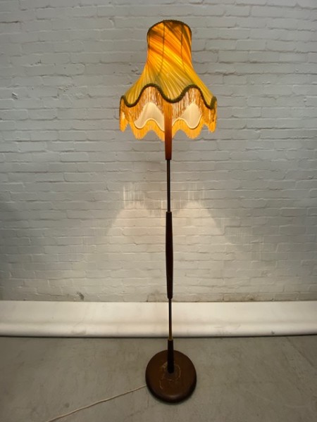 1: Vintage Floor Lamp (Working)