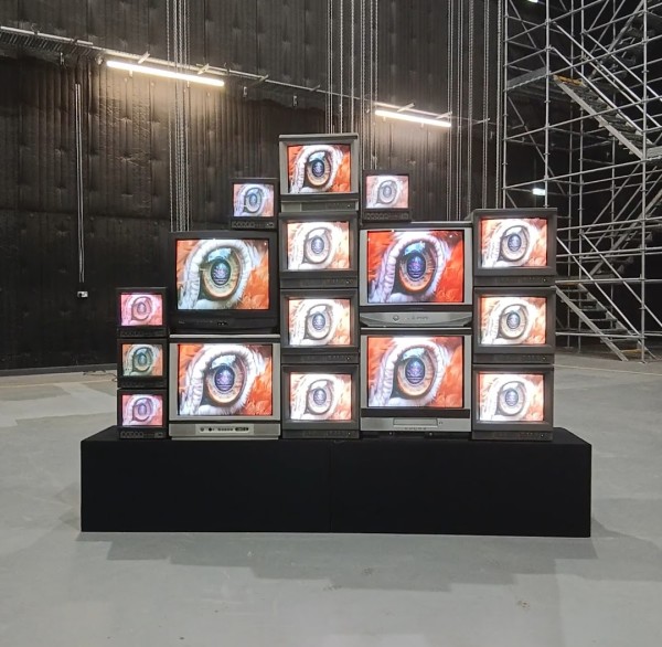 3: Stack Of 16 Fully Working CRT Monitors & TV's