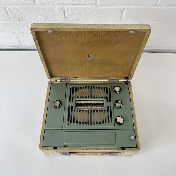 5: Vintage LW/MW Portable Radio (Non Practical)