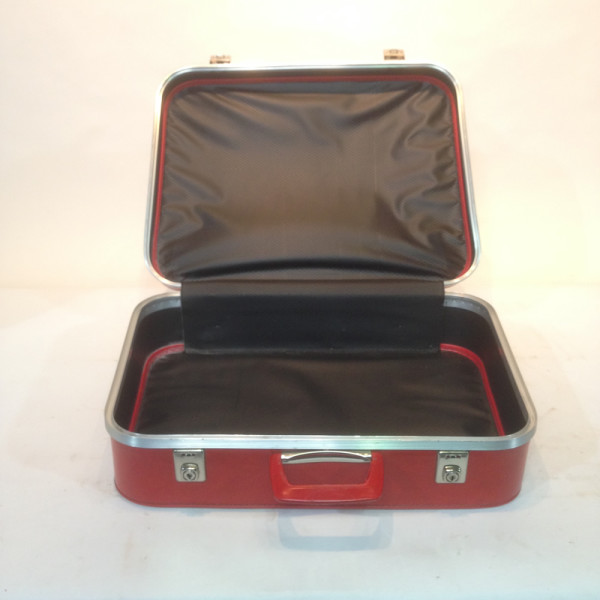 2: White With Red Stripes Soft Shell Retro Suitcase