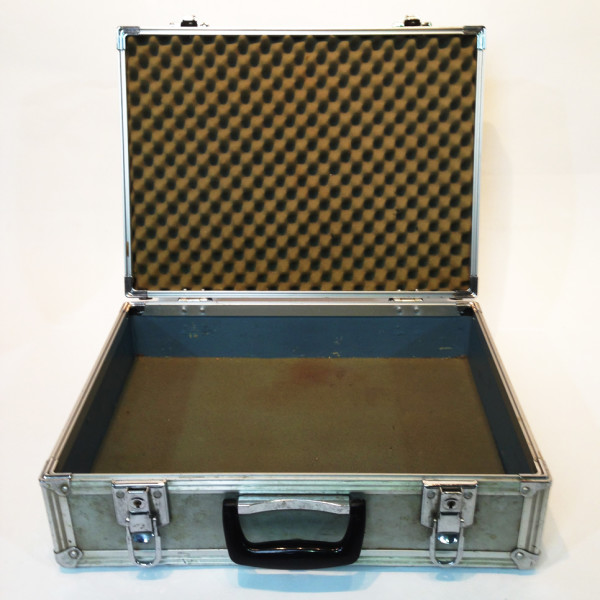 4: Metal Flight Case