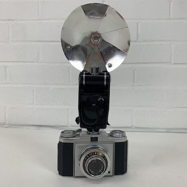 4: Zeiss Ikon Vintage Camera With Flash Unit (Non Practical)