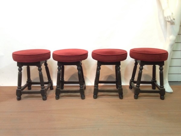 1: Red Low Pub/Bar Stools