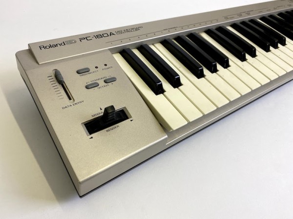 7: Roland ED PC-180A Midi Keyboard Controller