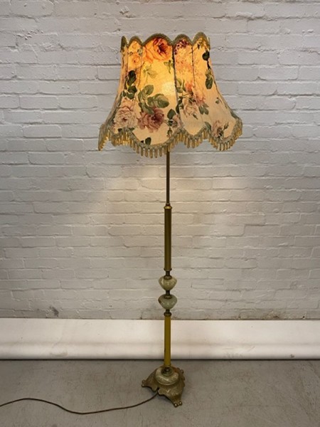 1: Floral Lampshade With Stand (Working)