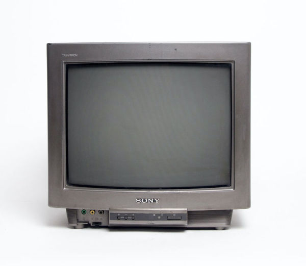 1: Non Practical Sony Trinitron TV 