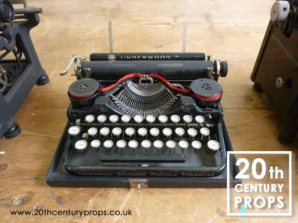 2: Non Practical Vintage Underwood Typewriter