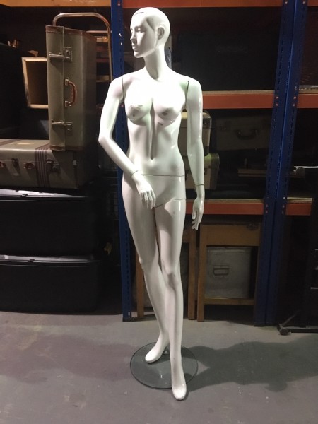 2: Female Mannequin