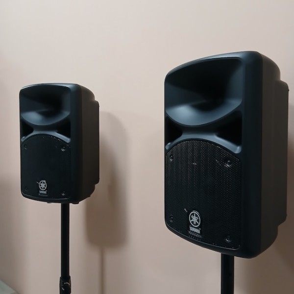 2: Fully Working Yamaha Portable PA System With Stand