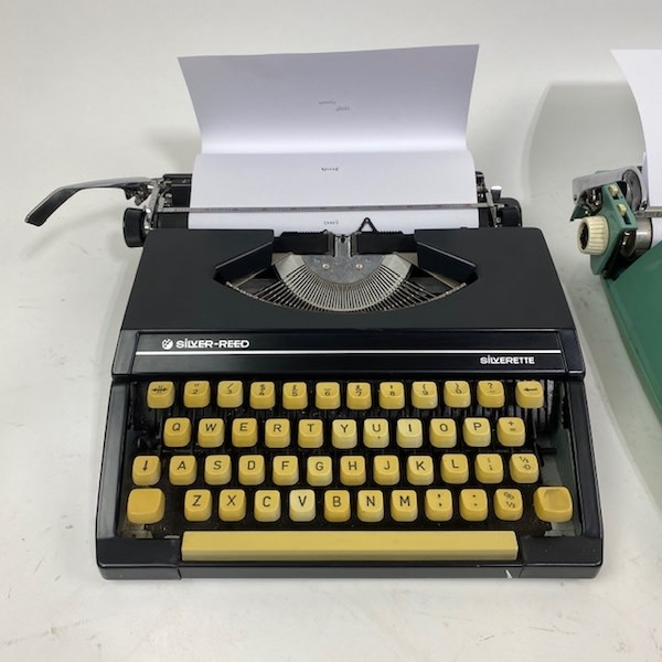 1: Fully Working Black Silver-Reed Silverette Typewriter