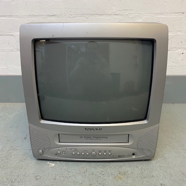 3: Fully Working Tosumi Colour TV With Working VHS Player (with SCART input) (13.5