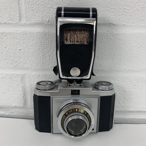 3: Vintage Camera With Flash Unit (Non Practical)