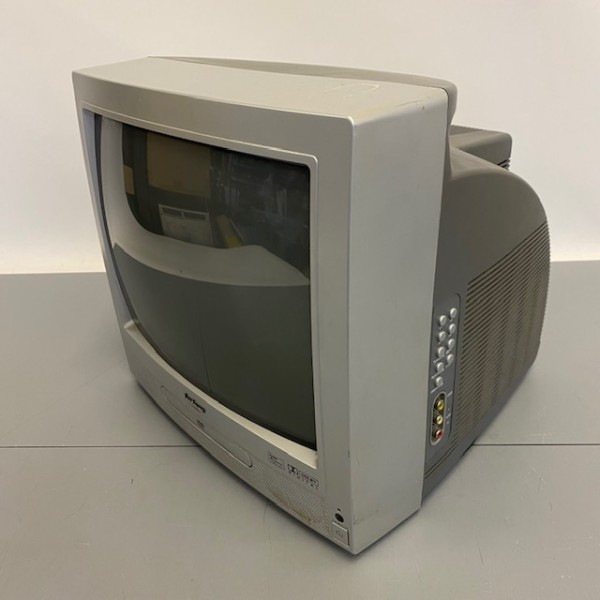 2: Non Practical Goodmans TV With Non Practical DVD Player (13.5