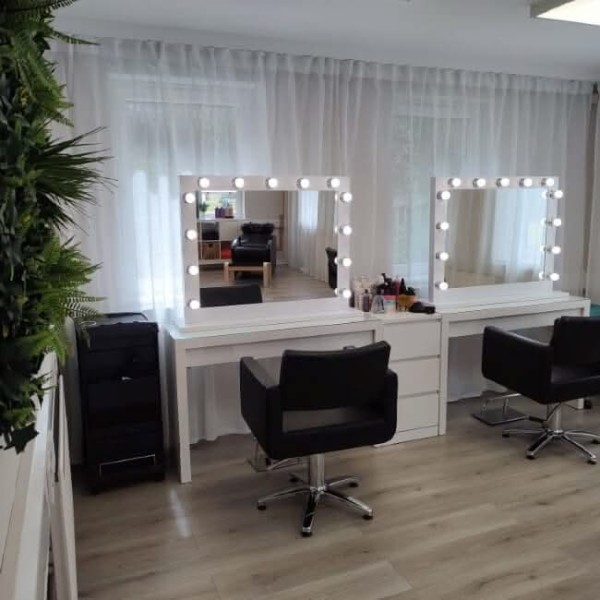 4: Large Hollywood Make Up Mirror (100 x 80cm)