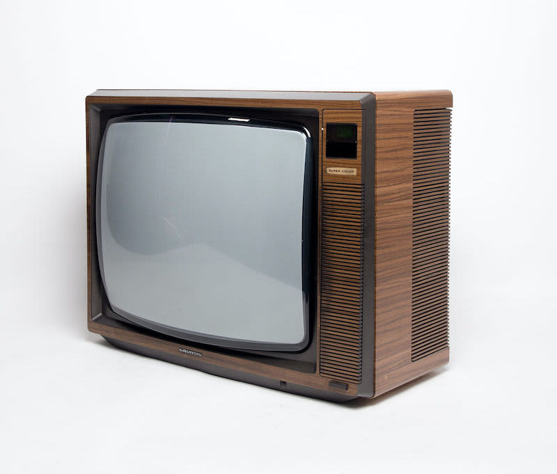 4: Non Practical Grundig Super Color CUC220 TV