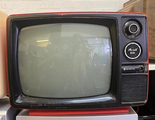 2: Fully Working Red Black & White Sanyo Portable Deluxe TV