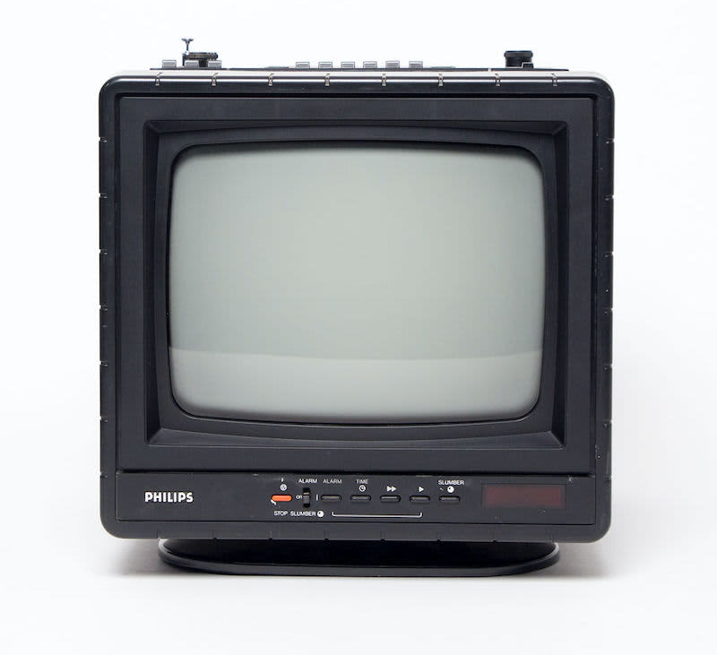 5: Fully Working Black & White Mini Portable Philips TV, Radio And Cassette Player (9