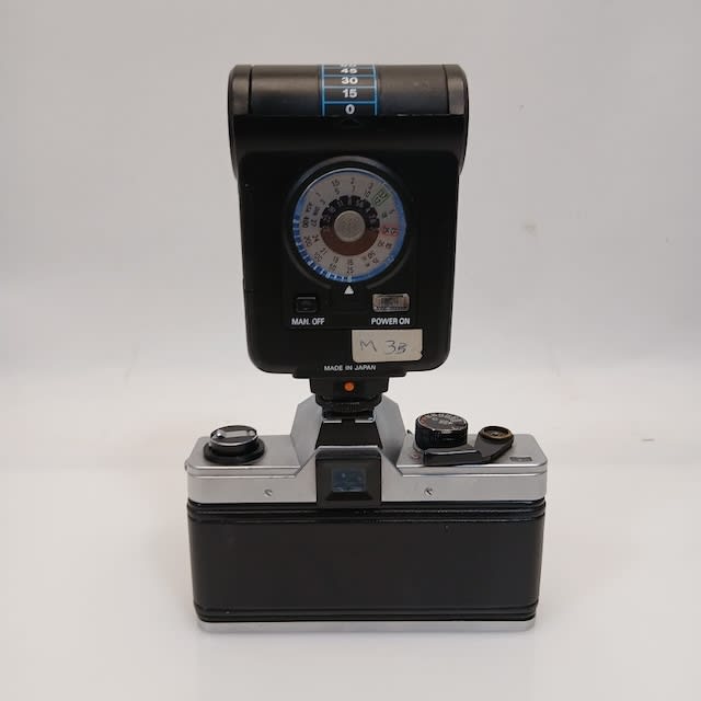4: Praktica MTL 50 Paparazzi Camera With Working Flash Unit