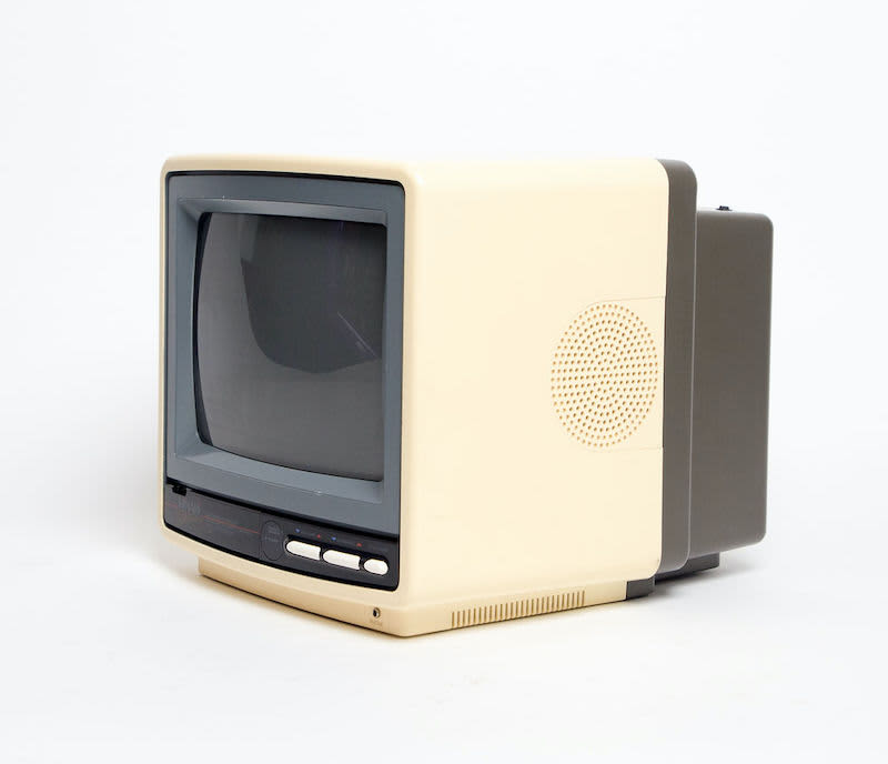 4: Fully Working Colour Hinari Traveller CT16 TV (9.5