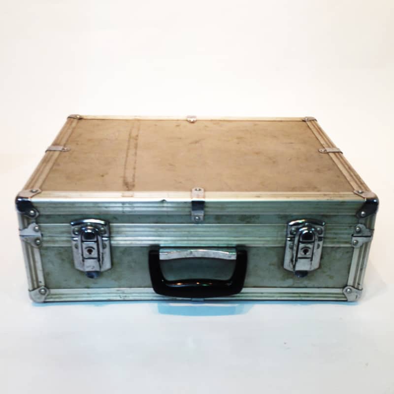 4: Metal Flight Case