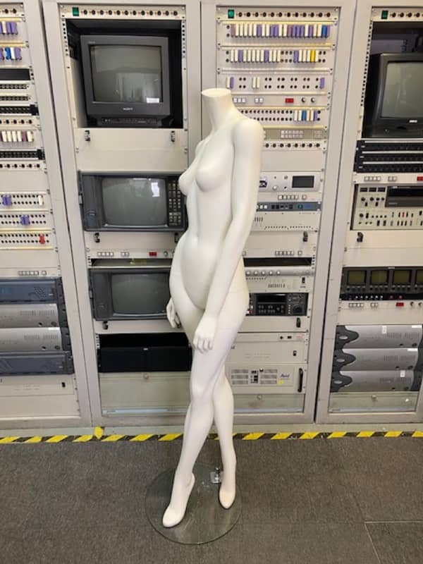5: Female Headless Mannequin