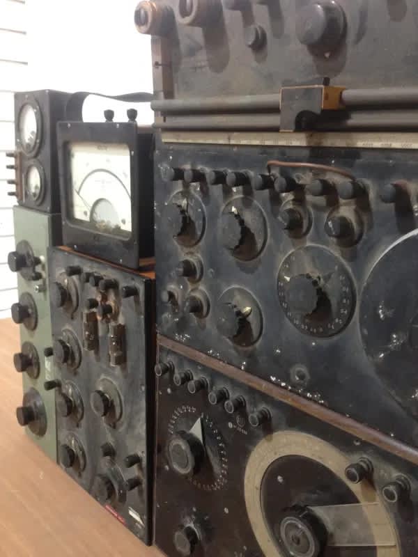 3: 6 Vintage Electrical Control Panels & Gauges