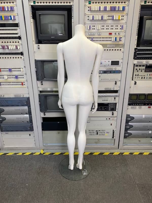 5: Female Headless Mannequin