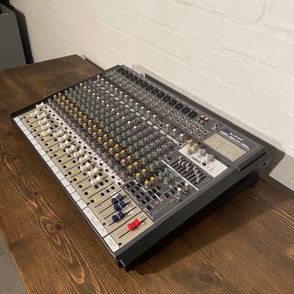 6: ALTO Lynx-Mix 204 Mixer (2009)