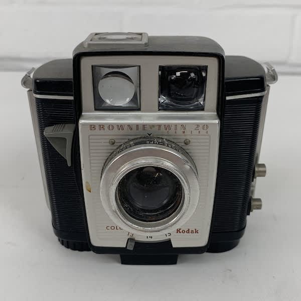 3: Kodak Brownie Twin 20 Vintage Camera (1959-1964) (Non Practical)