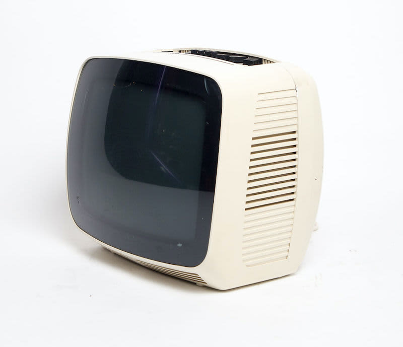 5: Non Practical Indesit Cream TV