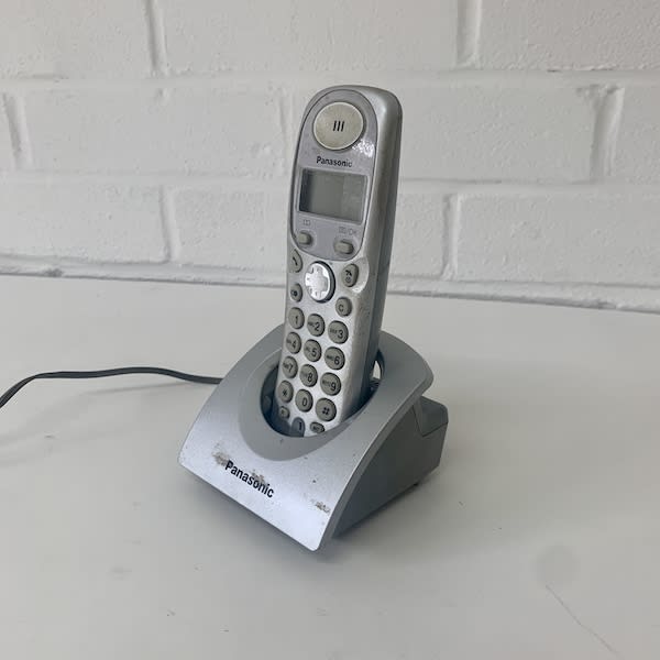 4: Panasonic Cordless Telephone With Docking Base Unit