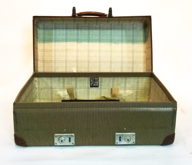 5: Beige Hard Shell Suitcase