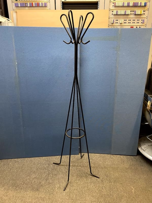 4: Hat & Coat Stand