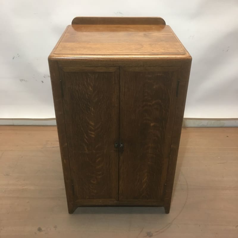 4: Oak Plinth / Cabinet