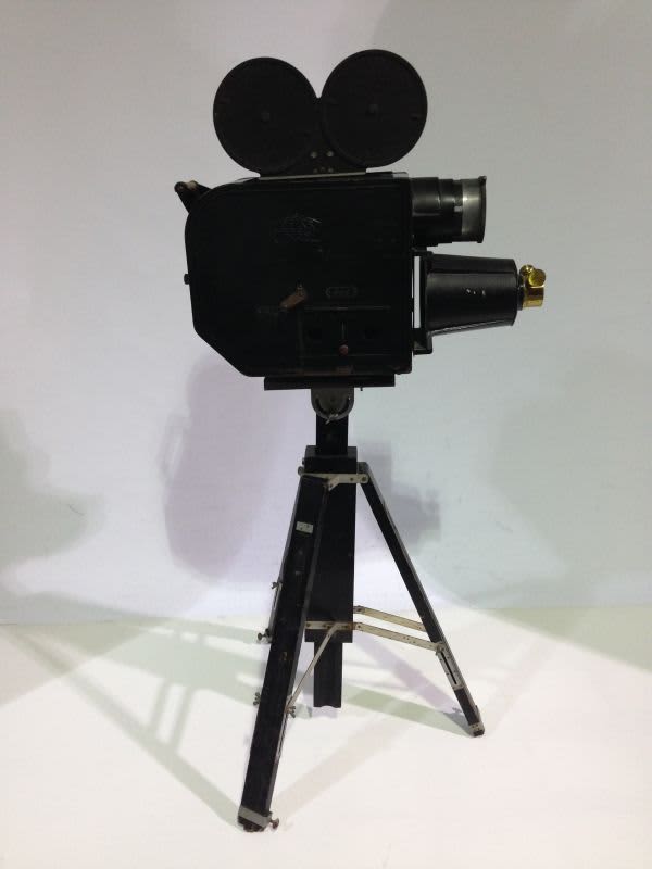 2: Non Practical Vintage Movie Camera Projector