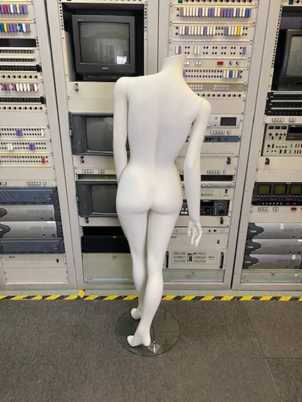 5: Female Headless Mannequin