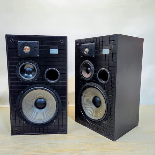 Black Retro JBL Speaker (Non Practical)