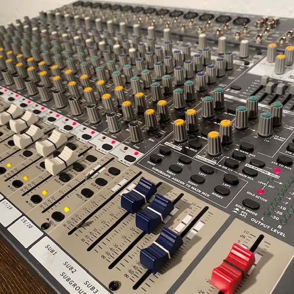 6: ALTO Lynx-Mix 204 Mixer (2009)