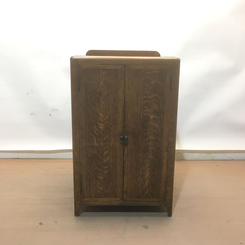 4: Oak Plinth / Cabinet