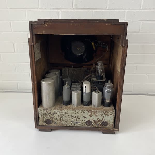 5: Vintage Radio (Non Practical)