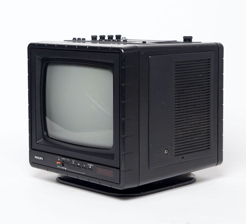 5: Fully Working Black & White Mini Portable Philips TV, Radio And Cassette Player (9