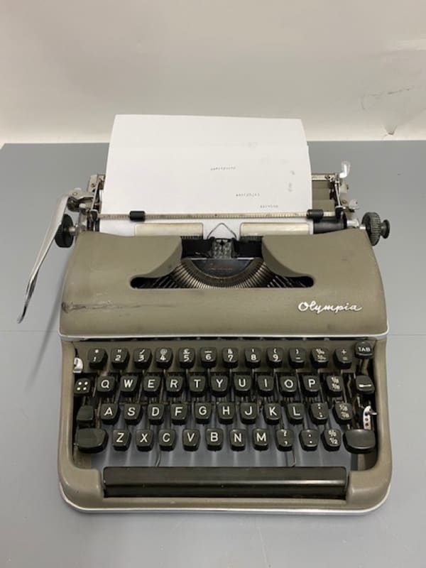 2: Fully Working Green Olympia Typewriter 