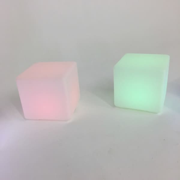 9: Illuminated Wireless Pouf Cube / Display Plinth (Working)