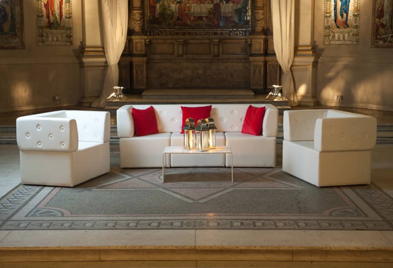 Button back modular sofa