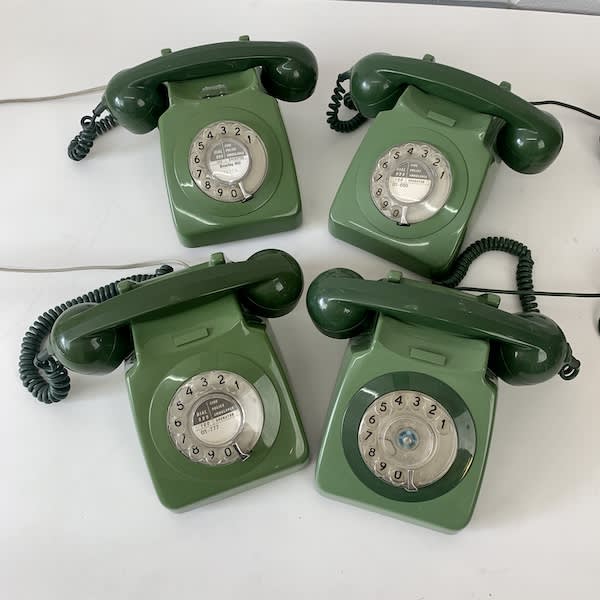 3: Green Retro Telephone